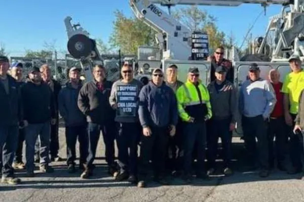 CWA Local 1170 members fighting for a fair contract at Frontier