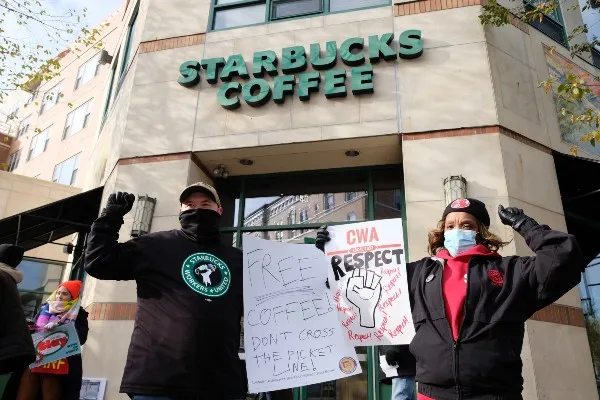 CWA Local 1037 members rally at Starbucks in NJ