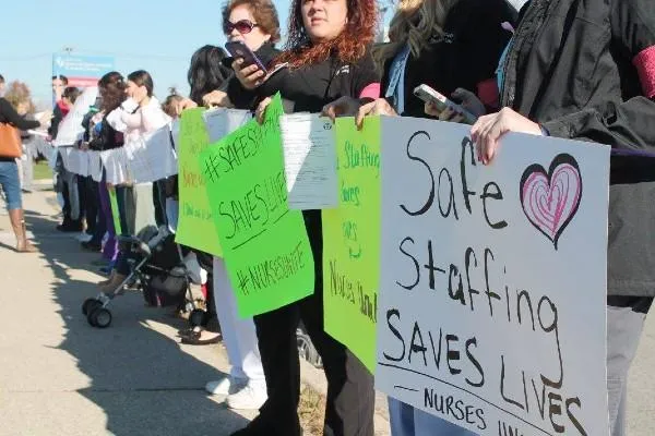 safe_staffing_rally_2015.jpg